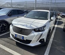PEUGEOT e-2008 Allure Pack 100kW