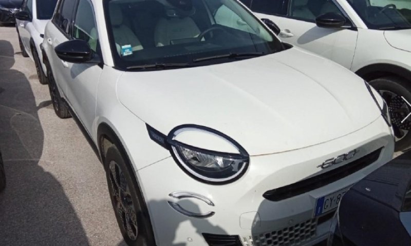 FIAT 600 1.2 hybrid 145cv auto